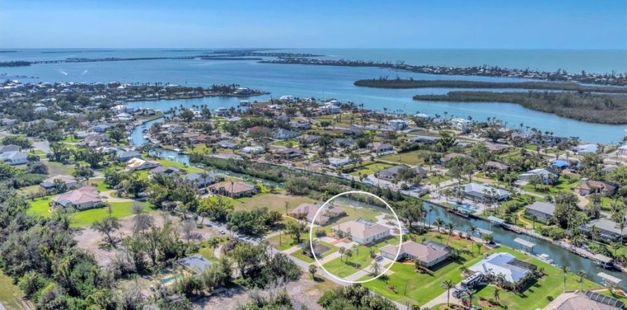 Casa en Placida, Florida 3 dormitorios, 279.64 m2 № 1780339