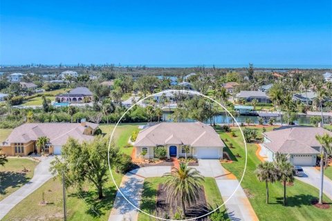 Villa ou maison à vendre à Placida, Floride: 3 chambres, 279.64 m2 № 1780339 - photo 1