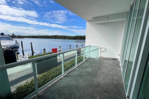 Снять в аренду кондоминиум в Санни-Айлс-Бич, Флорида 2 спальни, 121.89м2, № 2024021 - фото 3