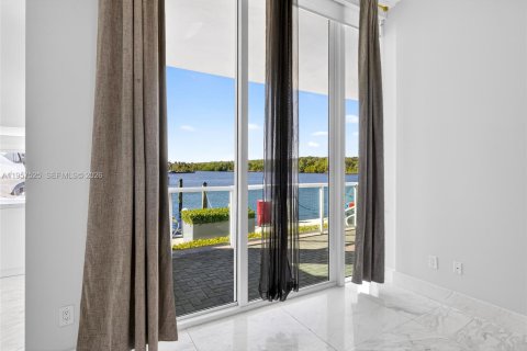 Снять в аренду кондоминиум в Санни-Айлс-Бич, Флорида 2 спальни, 121.89м2, № 2024021 - фото 28