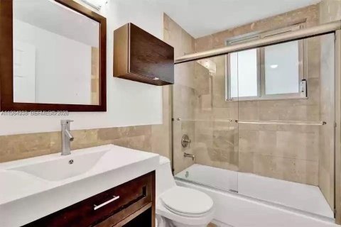 Condominio en venta en Miami Beach, Florida, 2 dormitorios, 78.04 m2 № 2050993 - foto 8