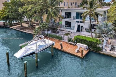 Condominio en venta en Miami Beach, Florida, 2 dormitorios, 78.04 m2 № 2050993 - foto 5