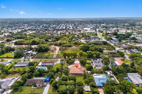 Casa en venta en Miami, Florida, 3 dormitorios, 263.94 m2 № 2385524 - foto 13