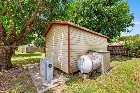 Casa en venta en Miami, Florida, 3 dormitorios, 263.94 m2 № 2385524 - foto 5