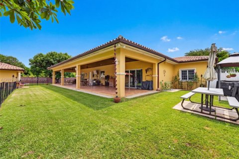 Casa en venta en Miami, Florida, 3 dormitorios, 263.94 m2 № 2385524 - foto 8