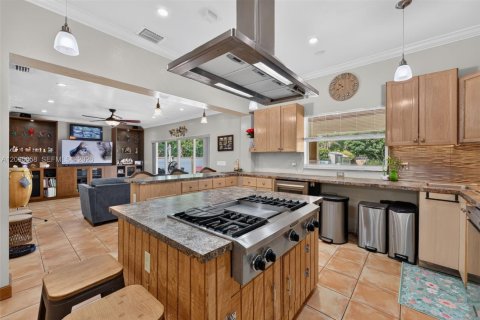 Casa en venta en Miami, Florida, 3 dormitorios, 263.94 m2 № 2385524 - foto 23