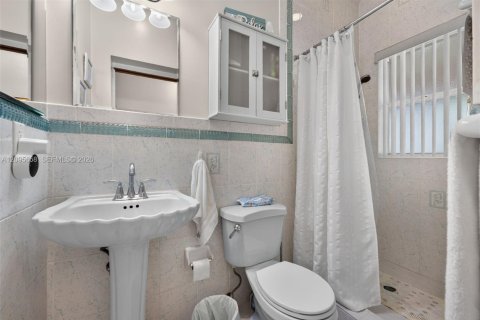 Casa en venta en Miami, Florida, 3 dormitorios, 263.94 m2 № 2385524 - foto 12