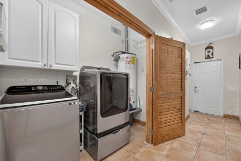 Casa en venta en Miami, Florida, 3 dormitorios, 263.94 m2 № 2385524 - foto 11
