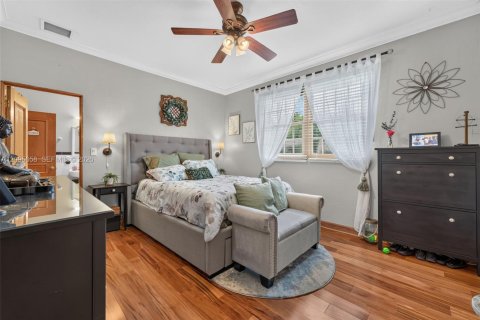 Casa en venta en Miami, Florida, 3 dormitorios, 263.94 m2 № 2385524 - foto 18