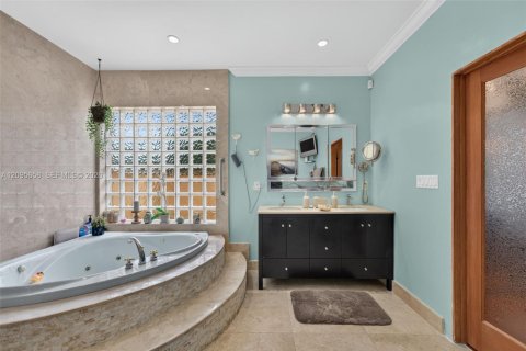 Casa en venta en Miami, Florida, 3 dormitorios, 263.94 m2 № 2385524 - foto 27