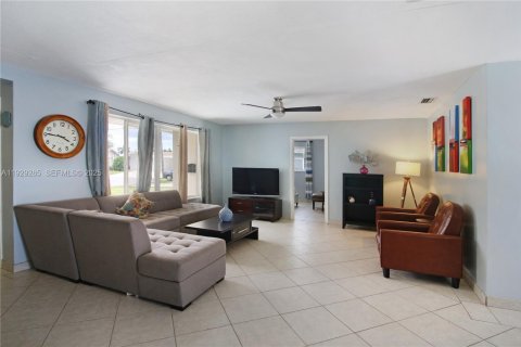 Купить виллу или дом в Мирамар, Флорида 3 спальни, 143.44м2, № 1987592 - фото 30