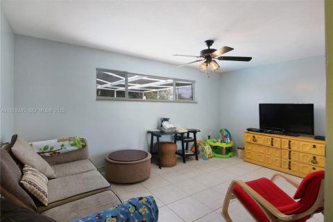 Купить виллу или дом в Мирамар, Флорида 3 спальни, 143.44м2, № 1987592 - фото 22