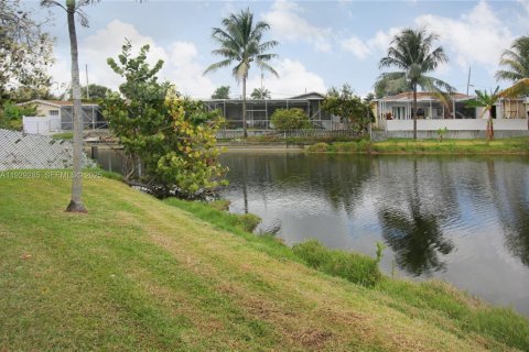 Купить виллу или дом в Мирамар, Флорида 3 спальни, 143.44м2, № 1987592 - фото 5