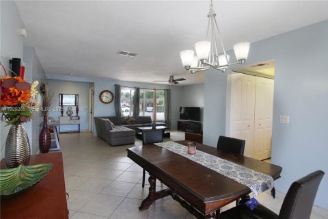 Купить виллу или дом в Мирамар, Флорида 3 спальни, 143.44м2, № 1987592 - фото 27