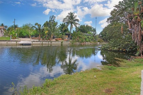 Купить виллу или дом в Мирамар, Флорида 3 спальни, 143.44м2, № 1987592 - фото 3