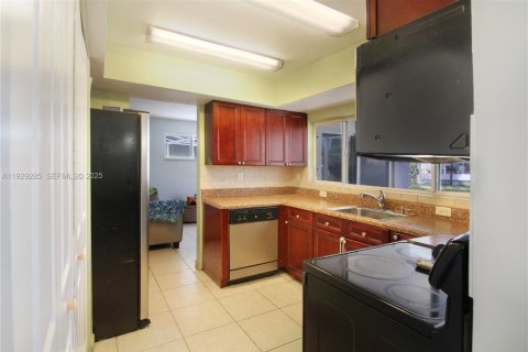 Купить виллу или дом в Мирамар, Флорида 3 спальни, 143.44м2, № 1987592 - фото 25