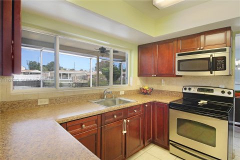 Купить виллу или дом в Мирамар, Флорида 3 спальни, 143.44м2, № 1987592 - фото 23