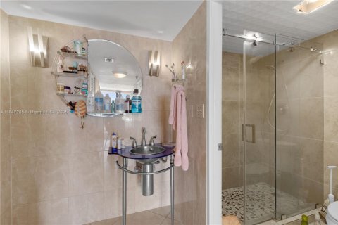 Condominio en venta en Sunny Isles Beach, Florida, 2 dormitorios, 93.65 m2 № 1845731 - foto 16