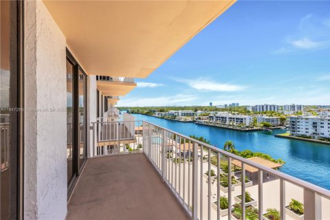 Condominio en venta en Sunny Isles Beach, Florida, 2 dormitorios, 93.65 m2 № 1845731 - foto 6