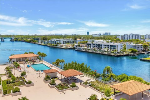 Condominio en venta en Sunny Isles Beach, Florida, 2 dormitorios, 93.65 m2 № 1845731 - foto 3