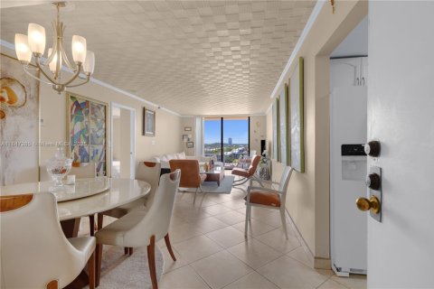 Condominio en venta en Sunny Isles Beach, Florida, 2 dormitorios, 93.65 m2 № 1845731 - foto 8