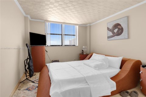Condominio en venta en Sunny Isles Beach, Florida, 2 dormitorios, 93.65 m2 № 1845731 - foto 19