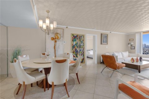 Condominio en venta en Sunny Isles Beach, Florida, 2 dormitorios, 93.65 m2 № 1845731 - foto 15
