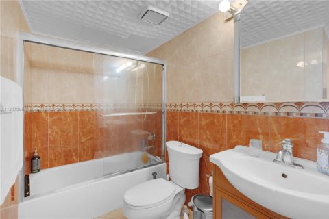 Condominio en venta en Sunny Isles Beach, Florida, 2 dormitorios, 93.65 m2 № 1845731 - foto 21