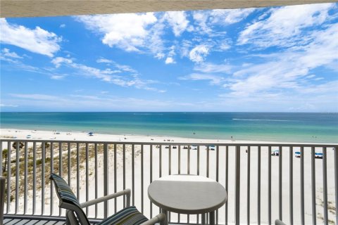Condo in Madeira Beach, Florida, 1 bedroom  № 1537453 - photo 3
