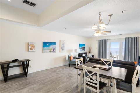 Condo in Madeira Beach, Florida, 1 bedroom  № 1537453 - photo 9