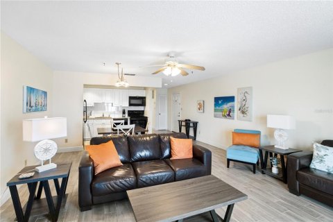 Condo in Madeira Beach, Florida, 1 bedroom  № 1537453 - photo 8
