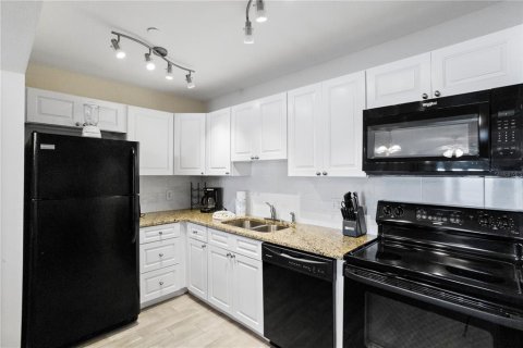 Condo in Madeira Beach, Florida, 1 bedroom  № 1537453 - photo 13