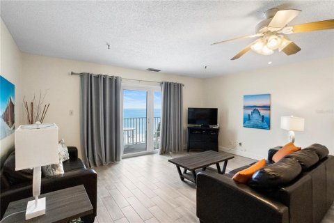 Condo in Madeira Beach, Florida, 1 bedroom  № 1537453 - photo 10