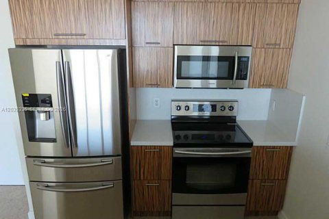 Copropriété à louer à Miami, Floride: 2 chambres, 108.6 m2 № 2145847 - photo 9