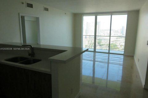 Copropriété à louer à Miami, Floride: 2 chambres, 108.6 m2 № 2145847 - photo 3