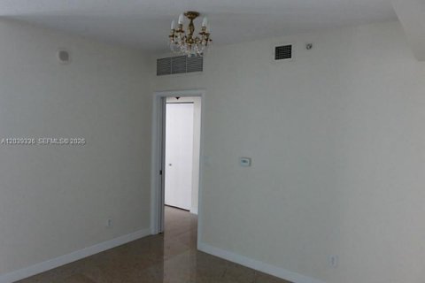 Copropriété à louer à Miami, Floride: 2 chambres, 108.6 m2 № 2145847 - photo 4