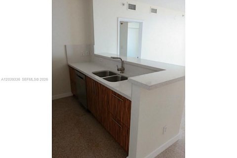 Copropriété à louer à Miami, Floride: 2 chambres, 108.6 m2 № 2145847 - photo 8