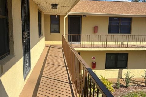 Condo in Lake Wales, Florida, 2 bedrooms  № 1546286 - photo 2