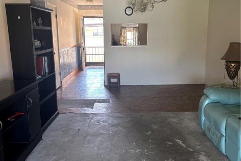 Condo in Lake Wales, Florida, 2 bedrooms  № 1546286 - photo 8