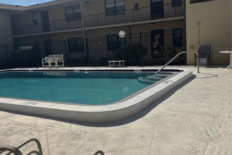 Condo in Lake Wales, Florida, 2 bedrooms  № 1546286 - photo 23
