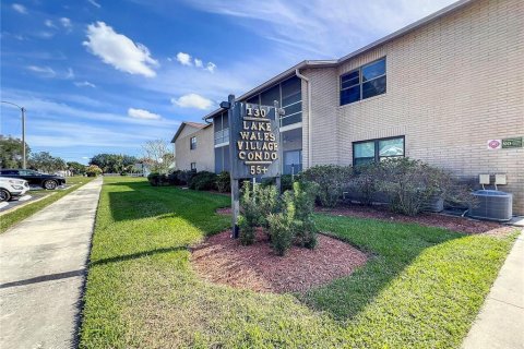Condo in Lake Wales, Florida, 2 bedrooms  № 1546286 - photo 1