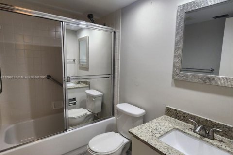 Купить кондоминиум в Пемброк-Пайнс, Флорида 2 спальни, 110.74м2, № 2012303 - фото 12