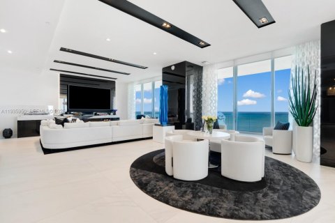 Copropriété à vendre à Sunny Isles Beach, Floride: 5 chambres, 626.16 m2 № 1994698 - photo 5