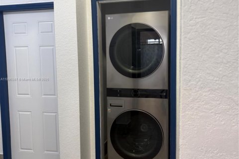 Villa ou maison à vendre à Cutler Bay, Floride: 3 chambres, 141.12 m2 № 1947344 - photo 7