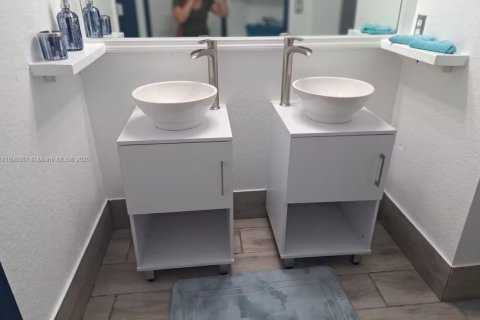 Villa ou maison à vendre à Cutler Bay, Floride: 3 chambres, 141.12 m2 № 1947344 - photo 24