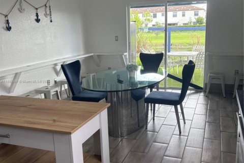 Villa ou maison à vendre à Cutler Bay, Floride: 3 chambres, 141.12 m2 № 1947344 - photo 14