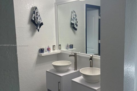 Villa ou maison à vendre à Cutler Bay, Floride: 3 chambres, 141.12 m2 № 1947344 - photo 23