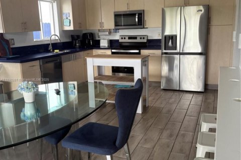 Villa ou maison à vendre à Cutler Bay, Floride: 3 chambres, 141.12 m2 № 1947344 - photo 16