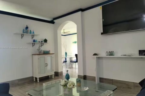 Villa ou maison à vendre à Cutler Bay, Floride: 3 chambres, 141.12 m2 № 1947344 - photo 12