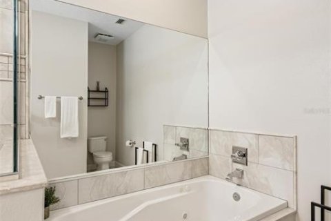 Villa ou maison à louer à Sarasota, Floride: 4 chambres, 183.48 m2 № 1832582 - photo 27